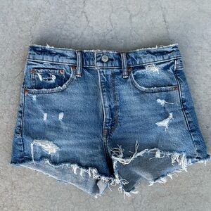 Abercrombie & Fitch The Mom Short High Rise Size 27/4